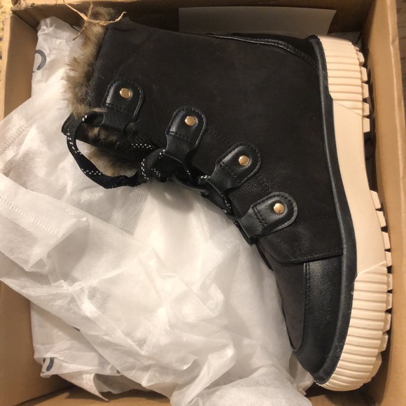 Glacier Faux Fur Boots - Picture 2 of 4